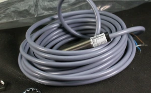 One (1) Balluff BES015Y Inductive Proximity Sensor BES 516-113-BO-C-05 NEW - Picture 1 of 7