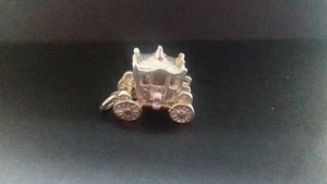 VINTAGE SILVER OPENING ROYAL COACH CHARM - Picture 1 of 6