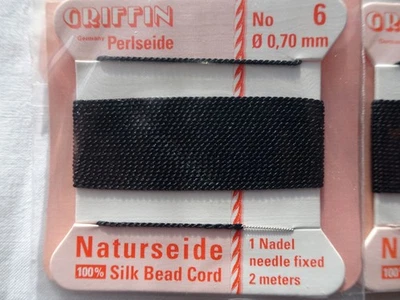 CUATRO Tarjetas Griffin 100% Cuerdas de Hilo de Seda con Aguja Talla 6 Negro G129 DNG Foto 1 de 2