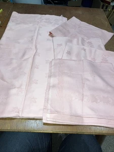 VINTAGE DAMAST TISCHDECKE & 4 SERVIETTEN PFIRSICH 50”x50” - Bild 1 von 4