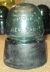 Antiker Isolator W. Brookfield New York 1883 1884 grünes Glas - Bild 1 von 4