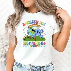 Abolish ICE No Human Is Illegal Anti Faschismus Anti Trump Erwachsene Politik T-Shirt - Bild 1 von 3