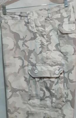 Pantalones Cortos de Carga The Foundry Supply Co Para Hombres Gris Camuflaje Bolsillos Planos Chinos Foto 1 de 4