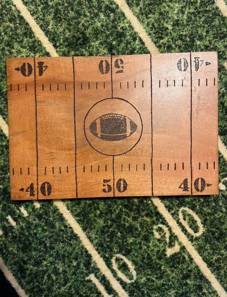 HTF- Pottery Barn 足球木质餐盘/烤肉板 — 第 1/1 张图片