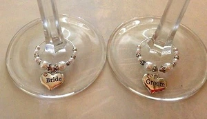 Brautpaar Toasten Champagner/Weinglas Charms, kleine Herzen - Bild 1 von 23