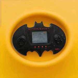 Vintage 1997 Electronics " BATMAN & ROBIN HANDHELD VIDEO GAME " Working / Tested - Picture 1 of 8