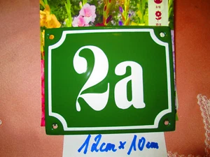 Hausnummer Nr. 2a weiße Zahl auf grünem  Hintergrund 12 cm x 10 cm Emaille - Picture 1 of 12