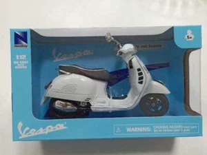 1:12 NewRay Vespa GTS 300 Alloy Scooter Model Deadpool Collectible White - Picture 1 of 12