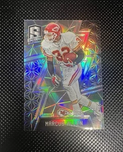 Marcus Allen 2016 Panini Spectra #64 Chiefs Silver Prizm Card #33/99 BC6272 - Bild 1 von 3