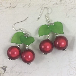 Pendientes Cerezas Cereza Cuentas Rojo Verde Gótico Rockabilly Tatuaje Punk Grunge - Imagen 1 de 7