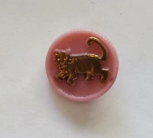 Round Pink Milk Glass Raised Gold Cat Vintage Buttons 20L - 11/20" - 14mm B329A - Picture 1 of 4