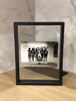 Tarjetas postales con fotos enmarcadas de Virgil Abloh Foto 1 de 3