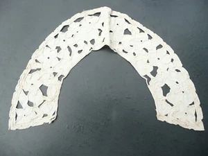 col ancien en coton brodé de fleurs - Imagen 1 de 4