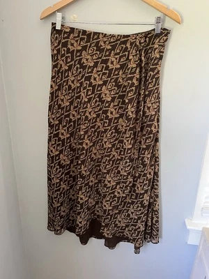 Falda envolvente sintética forrada midi con estampado geométrico arrugado marrón oscuro/beige CHAPS talla 8 Foto 1 de 4