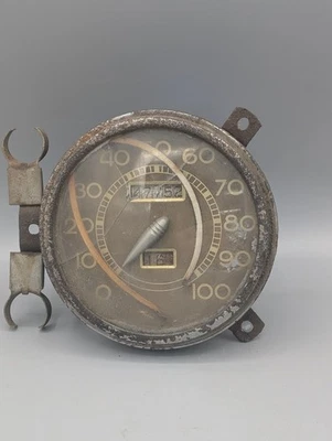 1939 年福特标准沃尔瑟姆速度计-100 MPH 工作行程计 — 第 1/2 张图片