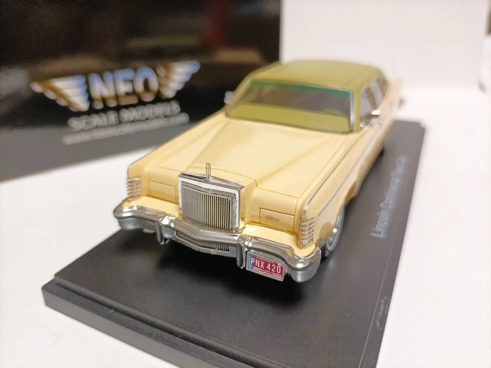Neo 1:43 Lincoln Town Car 1978 европейский город четырехдверный роскошный седан модель - Изображение 1 из 4