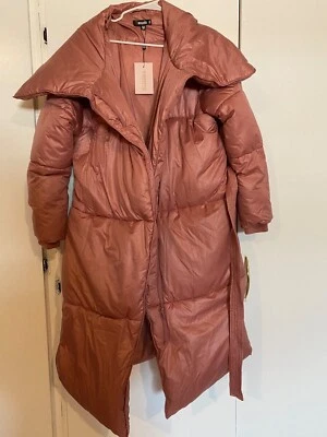 Abrigo acolchado Misguided nuevo nunca usado talla US6. Ajuste oversize, con cinturón Foto 1 de 3