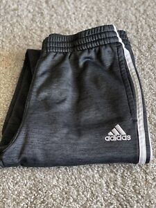 Charcoal Adidas Youth Fleece Jogger Sweatpants for Boys Size L(14-16), Black