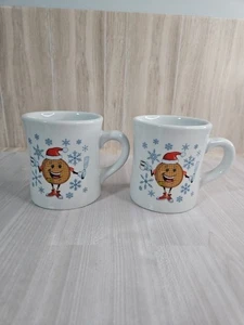 2 Stück Waffle House 2020 Holiday Kaffeebecher, Limited Edition. - Bild 1 von 8