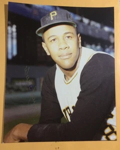 Willie Stargell NO COA Signed  8x10 Authentic Autograph Pittsburgh Pirates - Picture 1 of 6