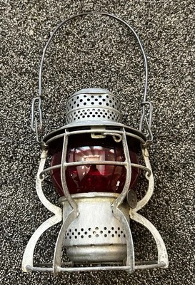 Armspear New York 1925 Embossed Globe Etched G.N.R.Y Great Northern Railway Red - Image 1 of 4