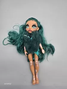 MUÑECA Rainbow High JEWEL RICHIE Verde Esmeralda Vitiligo Rara MGA 2022 Serie 4 - Imagen 1 de 14