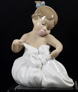 Very Cute Lladro Nao Figure ~ My Blanky ~ Baby with Blanket ~02001337 - Picture 1 of 3