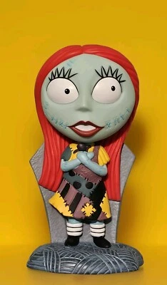 Banco figurativo Nightmare Before Christmas Sally PVC 8,75" novo - Imagem 1 de 3