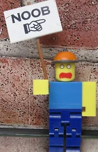 Jazwares Roblox Classic Noob Figure + Sign – No Code - Picture 1 of 3
