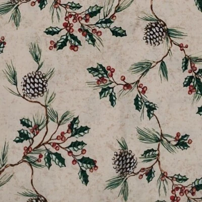 Tela de algodón metálica plateada de acebo y piñas de 2,5 yardas Foto 1 de 4