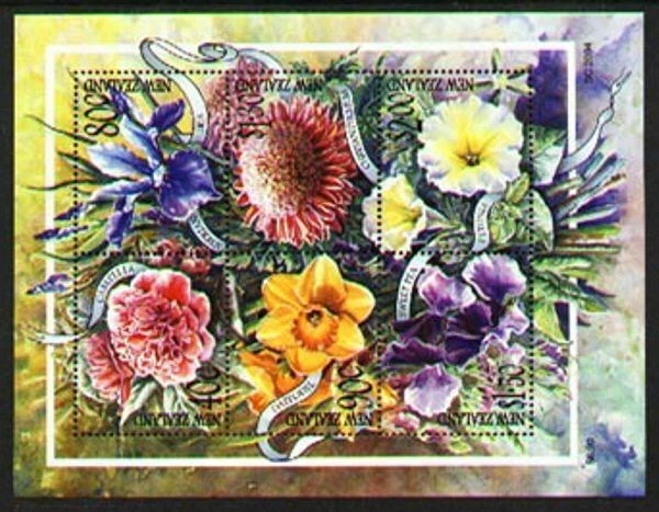 NEW ZEALAND 2001 M/S GARDEN FLOWERS (ID:MM1685) - Image 1 of 1