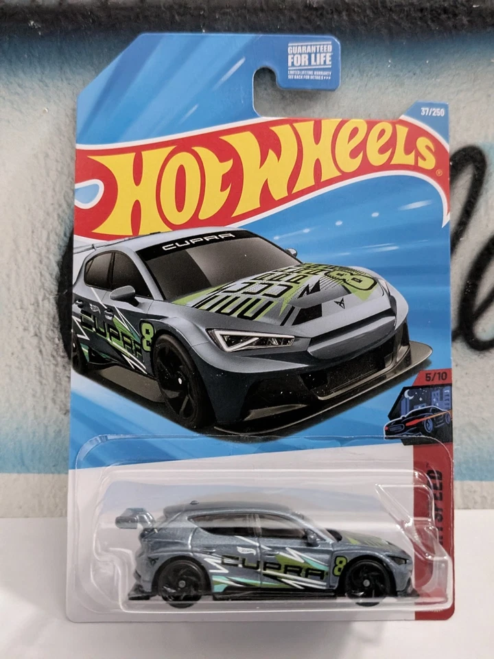 Hot Wheels 1:64 Night Speed Cupra e-Racer Foto 1 de 1