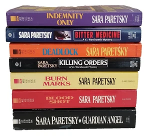 Lot of 7 Sara Paretsky Paperback Books V I Warshawski Mystery plus Others - Picture 1 of 4