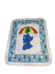 MANTA DE CUNA ACOLCHADA AZUL THAT'S OUR BABY DE COLECCIÓN Elefante Paracaídas VOLANTE 1980 - Imagen 1 de 6