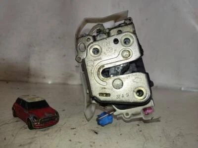 Front Right Door Lock for Nissan Cabstar - 09/06 35.XX Cabina Simple 1949898 - Image 1 of 4