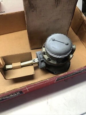 Oldsmobile 1961 88 AC bomba de combustible en caja 3443 R lote B Foto 1 de 4