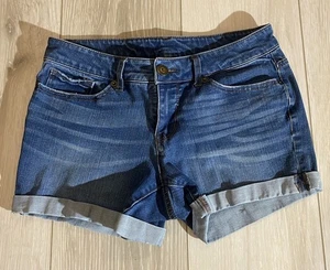 Time And Tru Shorts Womens 4 Cuffed Blue Denim Stretch Concert Band Casual - Picture 1 of 12