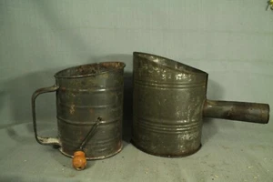 lot 2 vintage old tin Flour sifters shaker kitchen utensils - Picture 1 of 5