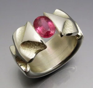 REIF-DESIGN - MARKANTER RUBIN SPANNRING - UNIKAT AUS EIGENER GOLDSCHMIEDE - Bild 1 von 7