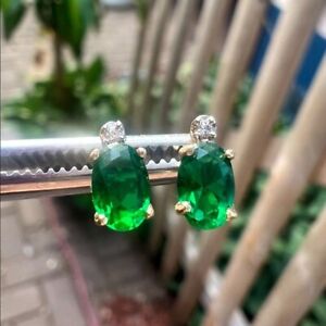 Solid 10k gold emerald/genuine diamond stud earrings-new