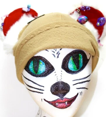 Gorro unisex de piel sintética orejas de oso arte original ¡Nuevo! de MsMeowtaKittyclaws Foto 1 de 4