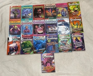 Lot of 19 R.L. Stine Goosebumps Paperback Books - Picture 1 of 5