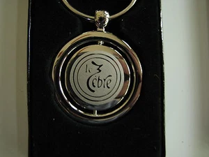 porte clef voiture LeZebre keychain Le Zebre ancetre brass car - Picture 1 of 1