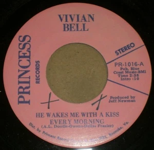 Vivian Bell He Wakes Me With A Kiss Every Morning Private Country 7" 45 RPM - Imagen 1 de 2