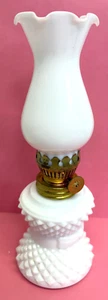 Vintage Enesco Öl Petroleum Lampen Mini klein Nagel Milchglas 8" hoch - Bild 1 von 2