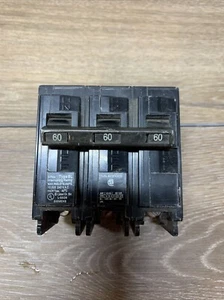 SIEMENS B360 3 Pole 60 AMP Type BL Circuit Breaker Bolt In - Picture 1 of 8
