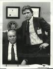 1985 Photo de presse Kenneth McMillan, Tom Mason sur "Our Family Honor" - hcp69245