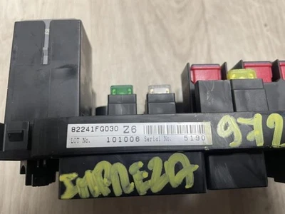 Porte fusible SUBARU IMPREZA 2 82201FG010 - Photo 1/4