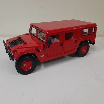 1/18 Diecast Maisto Hummer H1 red Hardtop  - Image 1 of 4