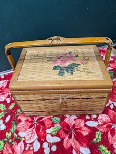 Kleiner Vintage Nähkorb hat innen einen kleinen Fleck - Bild 1 von 10